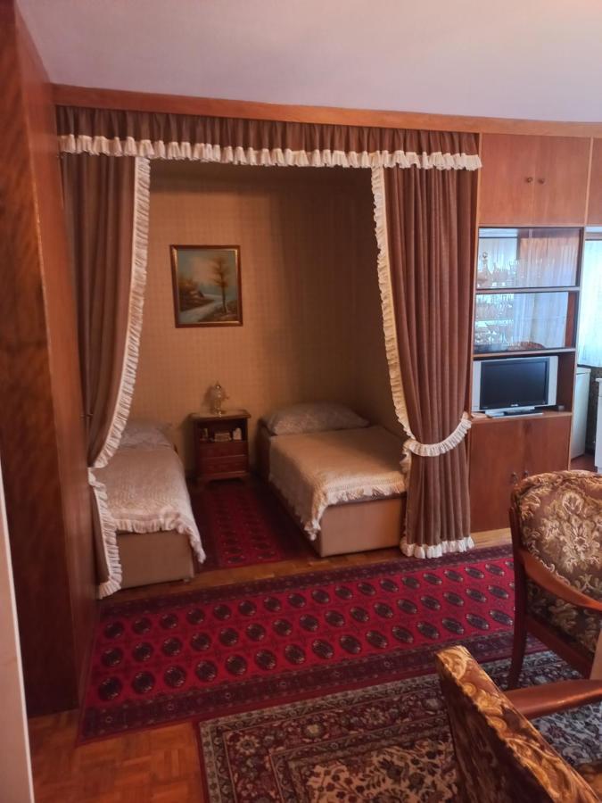 Ferienwohnung ,,Wohnen Wie Zu Grossmutter'S Zeiten'' ウィーン エクステリア 写真