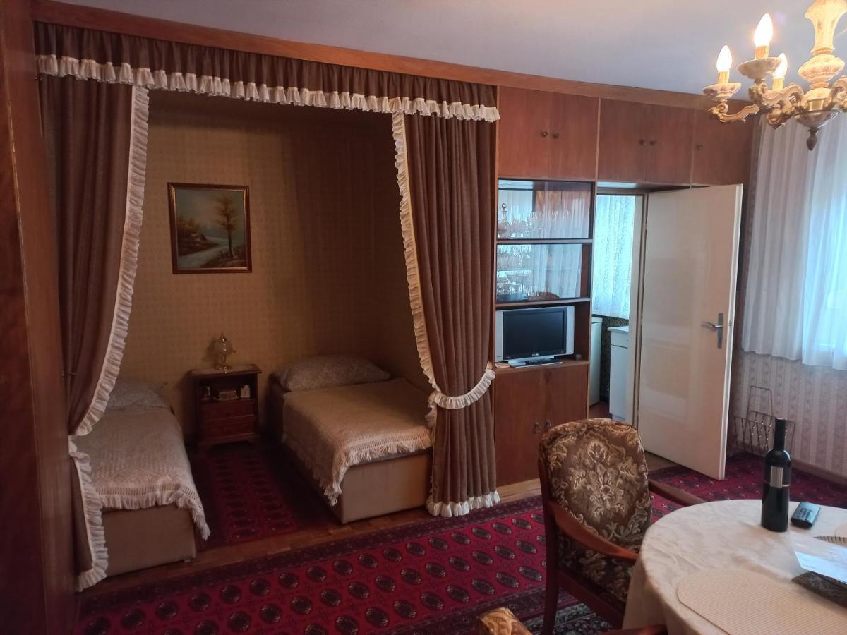 Ferienwohnung ,,Wohnen Wie Zu Grossmutter'S Zeiten'' ウィーン エクステリア 写真